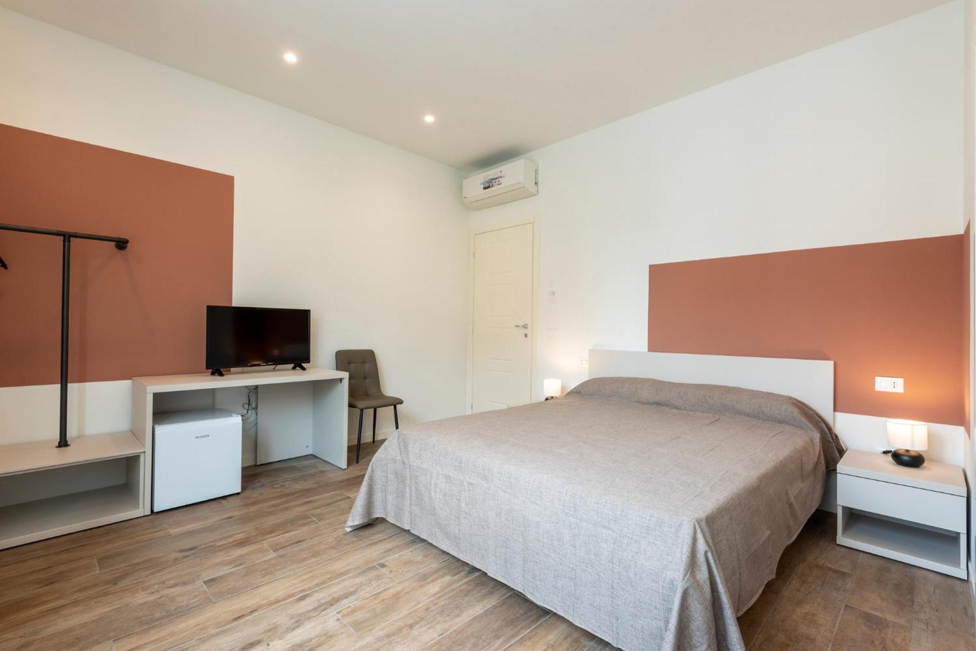 Iarsera Rooms And Apartment ลุคคา ภายนอก รูปภาพ
