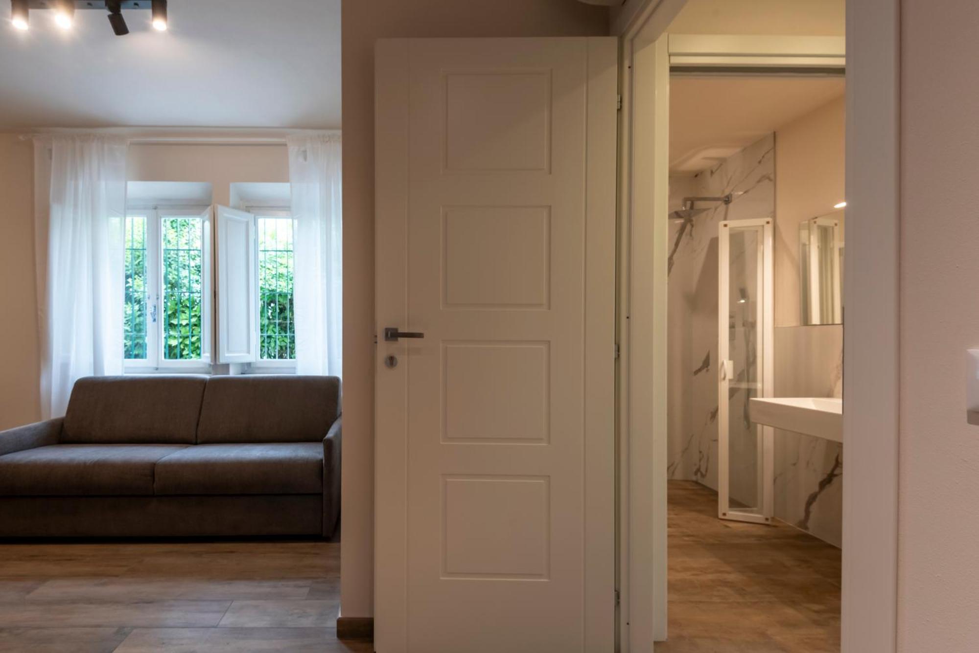 Iarsera Rooms And Apartment ลุคคา ภายนอก รูปภาพ