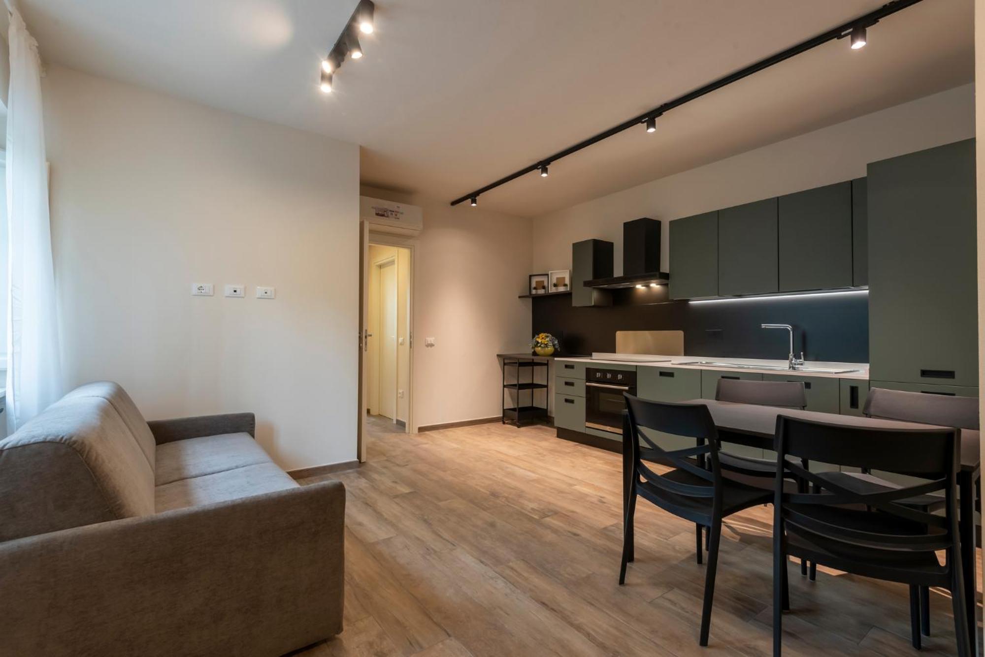 Iarsera Rooms And Apartment ลุคคา ภายนอก รูปภาพ